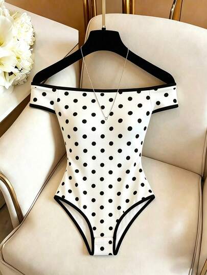 Franclia Fashionable Women's New Spaghetti Strap Off Shoulder Fitted Bodysuit, Minimalist Versatile, White Top, White Bodysuit, Bodysuit, Suitable For Commuting Work, With Intellectual Charm Summer Outfit, Summer Holiday Wear, Spring, Women's Spring Outfit, Beach, Birthday, Birthday Dress, Outing, Vacation, Casual, Y2K Style, Graduation Season Outfit, Versatile Fashionable Daily Casual White Spaghetti Strap Bodysuit