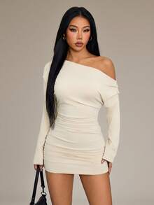 SHEIN PETITE 女款時尚性感純色不對稱領口迷你洋裝，夏季女裝，適合嬌小女性 - 杏色 - 查看 4