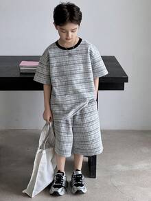 Dazy Kids Bộ áo thun và quần short kẻ caro dáng rộng, thời trang đường phố, phong cách thường ngày mùa hè dành cho bé trai. - Xám - Xem 4