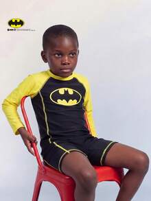 BATMAN X SHEIN Maija Kids 男童圆领撞色休闲度假长袖泳衣套装（含短裤） - 黑色 - 查看 2