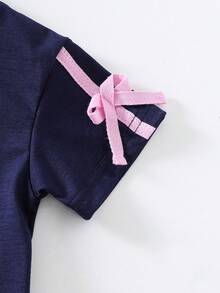 SHEIN Elladie kids 女嬰夏季可愛深藍色 & 粉色蝴蝶結套裝 LOS ANGELES 95 印花短袖上衣 & 寬腿長褲 柔軟運動休閒日常度假穿搭 - 藏蓝色 - 查看 5