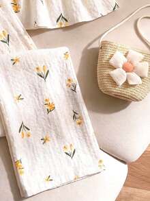 SHEIN Elladie kids Bộ 2 món dễ thương cho bé gái: áo hai dây và quần ống rộng, họa tiết hoa vàng, trang phục đi biển thường ngày. - Màu vàng - Xem 8