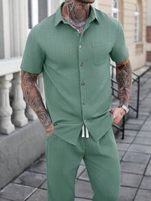Manfinity Homme 男士纯色纹理条纹休闲度假短袖衬衫和裤子两件套 - 綠色 - 查看 6