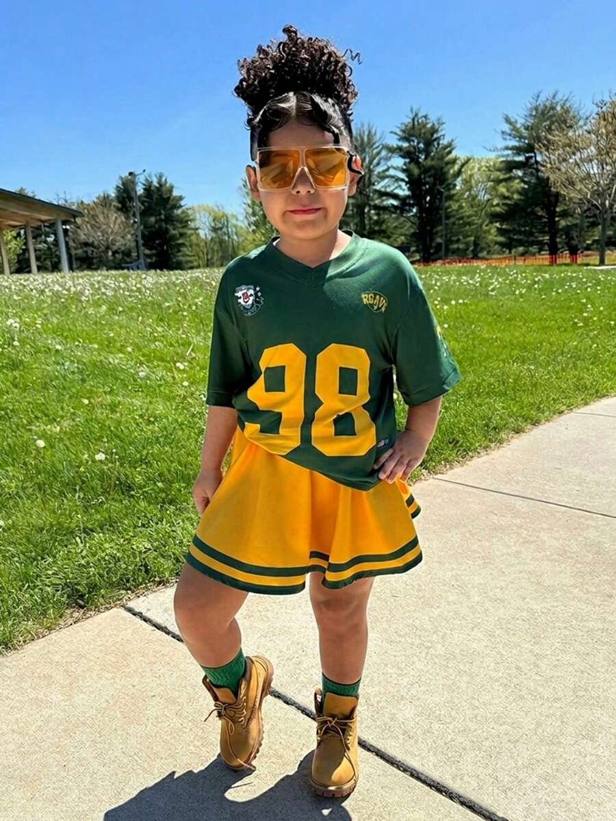 Set de 2 piezas Top de jersey deportivo y falda para niñas jóvenes, conjunto de vestir casual y de moda con estampado numérico - Verde - Ver 1