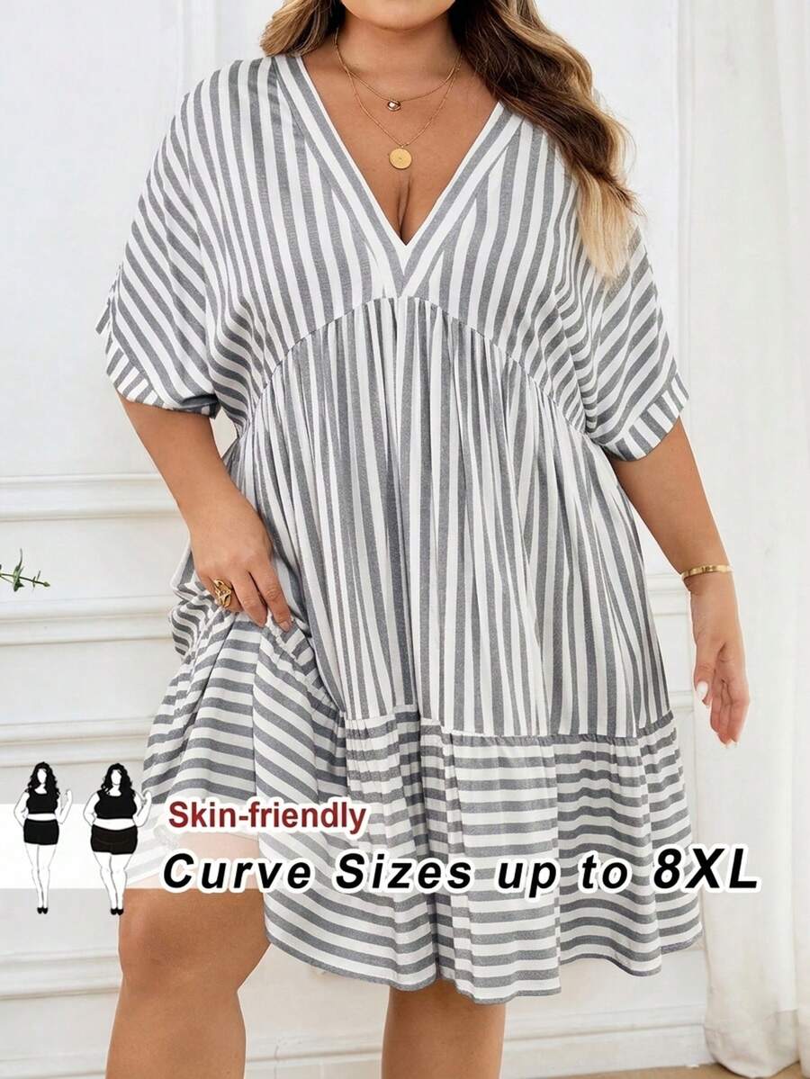 SHEIN CURVE+ 大码女式条纹V领蝙蝠袖短袖荷叶边下摆休闲连衣裙,适合秋季穿着,冬季女装,CURVE PLUS - 灰色 - 查看 1