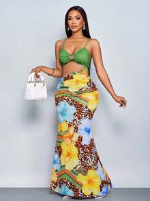 SOLERSUN Women's Summer Vacation Style Leopard Flowers Tropical Print Ruched Waist Cut Out Mermaid Maxi Dress (Random Floral) - Pale Yellow - View 5