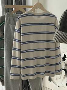 SHEIN EZwear 时尚百搭彩色条纹圆领T恤，适合外套、摄影、露营、秋季、冬季、返校季、女士常规圆领夏季上衣、日常通勤、约会、聚会、秋冬夏季、圣诞节、新年、感恩节、派对、婚礼、海滩、毕业典礼、时尚、优雅、休闲、外出、约会、预订、通勤、闪亮、情人节、优雅、度假、休闲、Y2K、外出、毕业典礼和其他场合。 - 彩色 - 查看 2