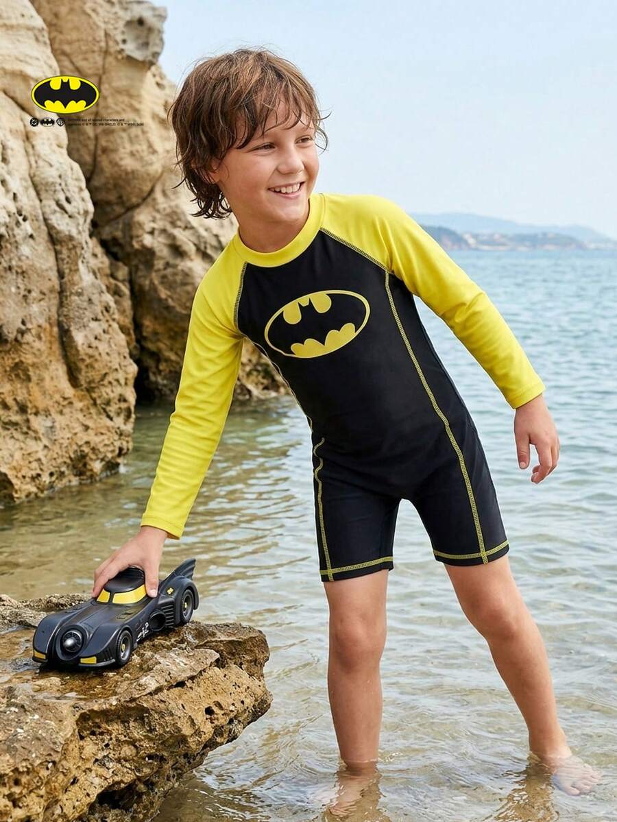 BATMAN X SHEIN Maija Kids 男童圆领撞色休闲度假长袖泳衣套装(含短裤) - 黑色 - 查看 1