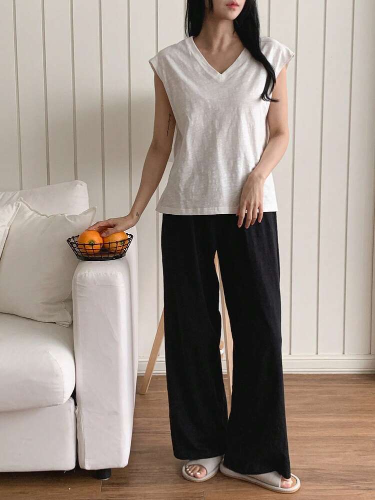 Women's Solid Color V-Neck Top And Pants Pajama Set