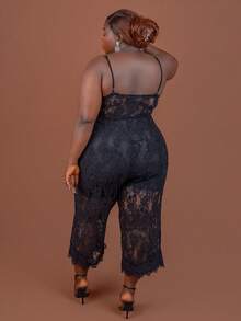 CurvyTilda Große Größen Damen einfarbiger schwarzer Spitzen-Camisole Jumpsuit, sexy transparenter Spitzen-Jumpsuit, elegantes Damen Alltagsoutfit, Ausgehoutfit, Partytragen, asymmetrischer Weitbein-Jumpsuit, Valentinstag-Jumpsuit, lässiger anmutiger Jumpsuit, für Sanduhrfigur - Schwarz - Übersicht 6