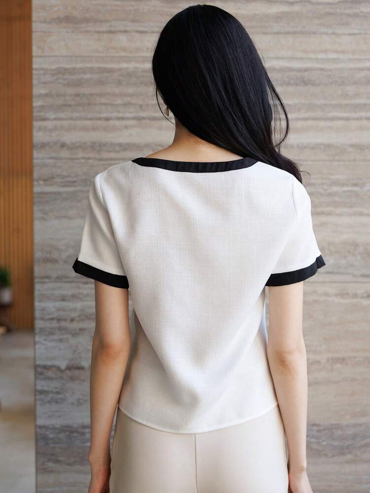 Women's Spring/Summer New Contrast Color Bow Decor Button Casual T-Shirt, Suitable For Commuting, Daily Wear, Vacation, Holiday And Other Occasions. Elegant Black And White Top, Bow Blouse, Business Casual Women's Clothing, Women's Tops And Blouses, Professional Attire, Work Uniform, Office Yacht Outfit, Ladies Work Wear, Elegant Fashion New Women's Clothing, Cute Blouse, Latest Women's Apparel