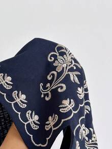 Soleia Top corto con cuello de halter, bordado de flores negras sobre base de color albaricoque, con lazo, adecuado para festivales de música - Azul Marino - Ver 7