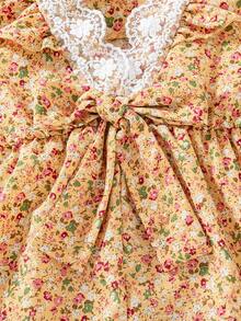 SHEIN Vintaside Kids 2025夏季新款女童碎花荷葉袖V領收腰露背A字洋裝，鄉村風時尚女童裙 - 彩色 - 查看 8