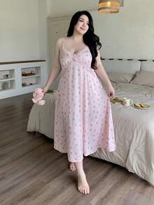 Dazy Plus 两件套优雅碎花睡衣套装，包括长款吊带裙和宽松缎面开衫，粉色睡衣套装 - 粉色 - 查看 5
