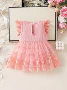 SHEIN Váy liền thân không tay cho bé gái sơ sinh mùa hè màu trắng hồng, phong cách công chúa ngọt ngào thanh lịch, ren nơ thêu hoa, bodysuit cho trẻ sơ sinh, quần áo tiệc mừng em bé - Hồng - Xem 2