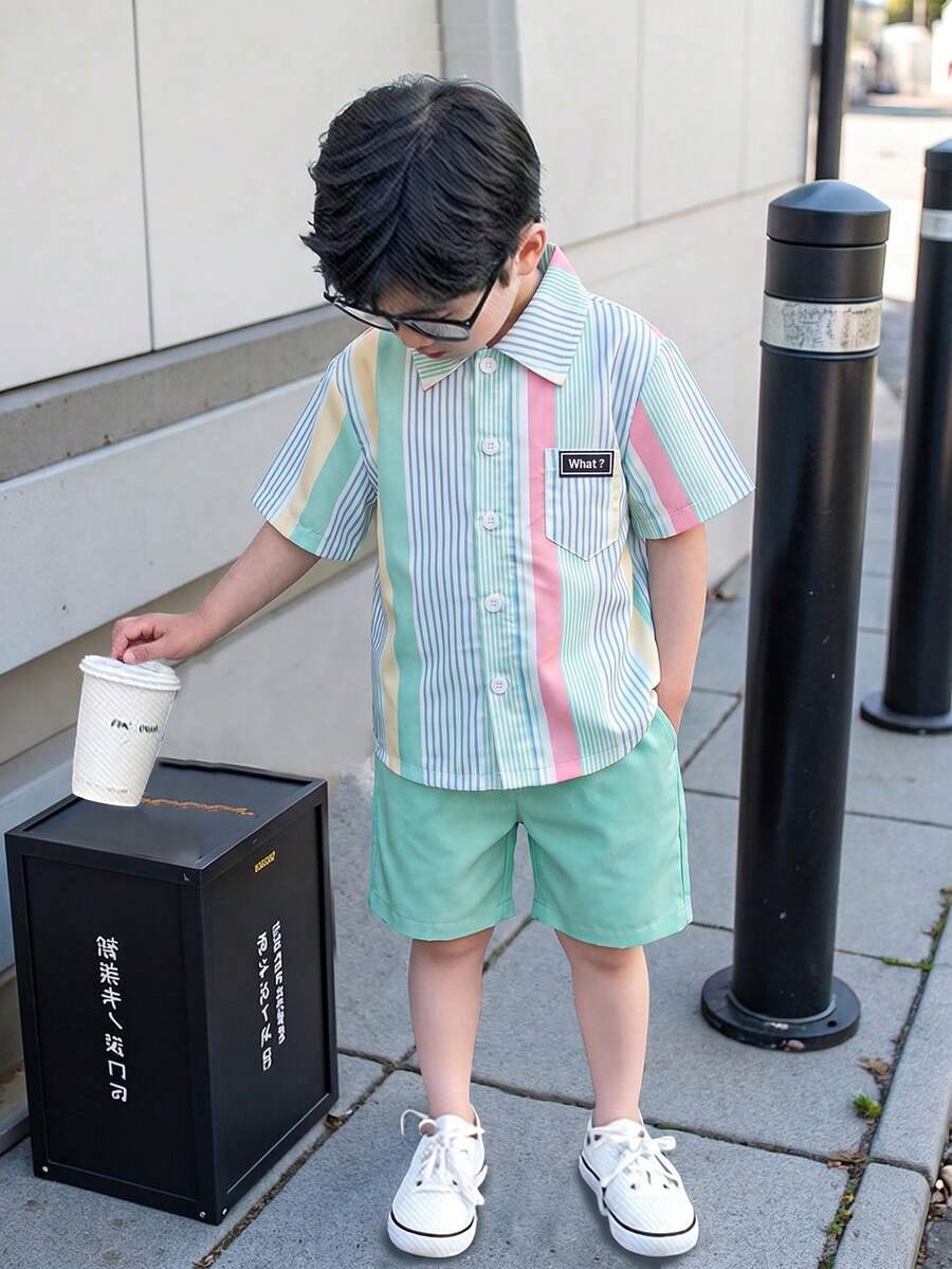 SHEIN Mirajuku 2件套男童条纹单排扣口袋短袖衬衫和休闲短裤 - 綠色 - 查看 1