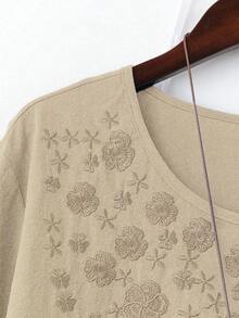 SHEIN LUNE CURVE Plus Size Women's Solid Color Linen-Like Round Neck Embroidered 3/4 Sleeve Casual Blouse - Apricot - View 5