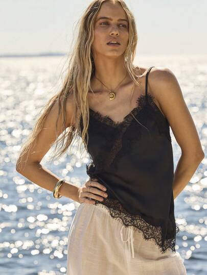 Aralina LACE TRIM CAMI TOP WITH ASYMMETRIC HEM