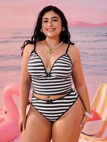 Swim Mod 2026新款加大码女式两件套随机几何印花时尚度假休闲简约显瘦端庄蝴蝶结可调节加粗肩带高腰高开衩三角比基尼泳衣 - 黑與白 - 查看 3