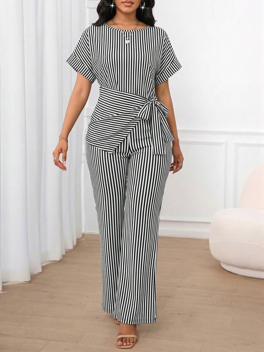SHEIN Lady Bộ jumpsuit nữ kiểu dáng thường ngày, kẻ sọc, buộc dây phía trước, phù hợp cho mùa xuân, hè, thu, đi làm hàng ngày và đi nghỉ mát. - Đen và trắng - Xem 1