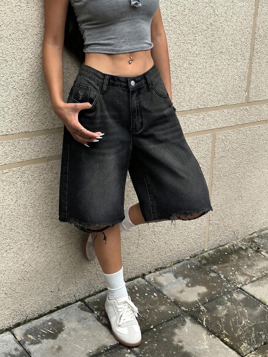 SHEIN EZwear 女士时尚百搭口袋纽扣毛边牛仔短裤 - 黑色 - 查看 1