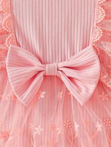 SHEIN Váy liền thân không tay cho bé gái sơ sinh mùa hè màu trắng hồng, phong cách công chúa ngọt ngào thanh lịch, ren nơ thêu hoa, bodysuit cho trẻ sơ sinh, quần áo tiệc mừng em bé - Hồng - Xem 8