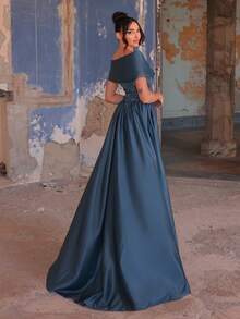 Aureia Đầm dạ hội maxi dáng chữ A bằng satin màu kem, thanh lịch, tối giản, thêu ren kiểu Pháp, vai bất đối xứng, đính hoa lớn. - Xám Xanh - Xem 3