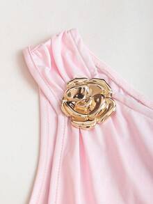 Sweetra Petite Bộ đồ nữ màu cà phê gồm áo hai dây đính hoa kim loại và chân váy xếp ly nhiều lớp, thích hợp cho mùa hè. - Hồng - Xem 5
