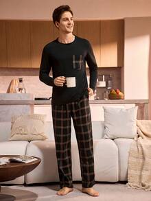 Manfinity Underwear&Sleepwear Basics 男士圆领长袖上衣和格子裤休闲家居服套装 - 黑色 - 查看 1