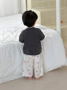 DAZY 2件套幼儿男童卡通印花圆领T恤和裤子家居服套装 - 灰色 - 查看 2