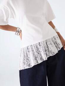 LYSMO Áo thun nữ màu trơn cổ tròn, vai rớt, tay ngắn, phối ren, vạt áo bất đối xứng, xếp nếp. - trắng - Xem 9