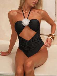 Swim Chiccia Damen Urlaubs 3D Blumen Dekor Cut Out Sexy Träger Badeanzug - Schwarz und Weiss - Übersicht 3