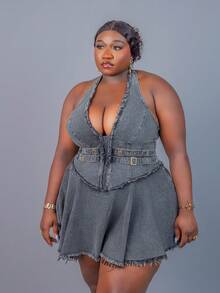 CurvyTilda Vestido vaquero mini con hombros descubiertos, dobladillo con volantes, lavado desgastado y desgarrado en estilo Y2K para mujeres de talla grande - Gris - Ver 3