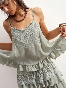 Bohemela Blusa feminina casual de alcinha, estilo primavera/verão, em tecido plano com aplicações de renda, barra com babados e detalhes em renda. Ideal para o dia a dia, encontros com amigos, festivais de música, festas, looks com sobreposições e para relaxar em casa. - Verde - Ver 1