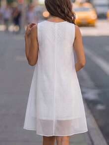 SHEIN Elenzya Vestido de gasa sin mangas con parches de encaje, estilo europeo y americano para tallas grandes - Blanco - Ver 2