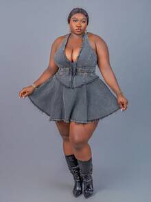 CurvyTilda Vestido vaquero mini con hombros descubiertos, dobladillo con volantes, lavado desgastado y desgarrado en estilo Y2K para mujeres de talla grande - Gris - Ver 7