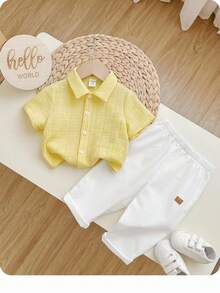 SHEIN Bộ đồ mùa hè dễ thương cho bé trai, áo sơ mi ngắn tay màu vàng và quần cạp chun. - Màu vàng - Xem 1