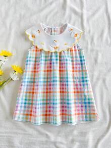 SHEIN 女婴夏季黄色可爱小鸭刺绣领无袖简约时尚格子连衣裙，适合度假、海滩或休闲公园漫步 - 彩色 - 查看 4