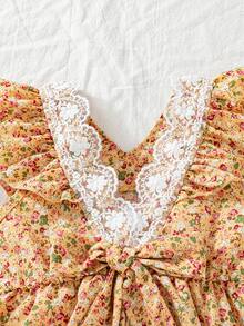 SHEIN Vintaside Kids 2025夏季新款女童碎花荷葉袖V領收腰露背A字洋裝，鄉村風時尚女童裙 - 彩色 - 查看 6