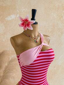 Soleia Women's Fashion Resort Beach Striped Contrast Color One-Piece Swimsuit - Multicolor - View 3