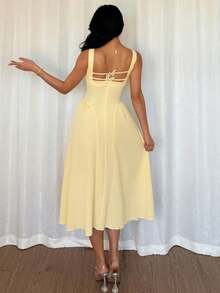 Modelyn Petite 女士黄色编织无袖吊带收腰露背刺绣蝴蝶A字中长连衣裙，优雅浪漫，春夏款 - 黃色 - 查看 2