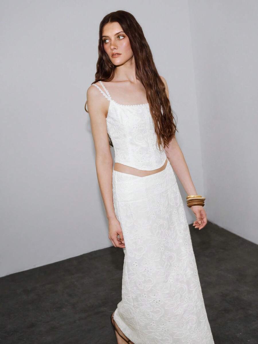 MOTF PREMIUM VACATION WAIST-SLIMMING EMBROIDERED TIE-UP CROP CAMISOLE TOP, SPRING/SUMMER - White - View 2