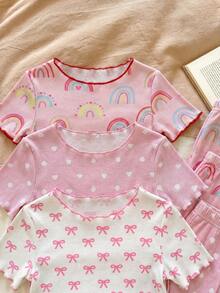 SHEIN LMoss Kids 女婴可爱卡通熊和花卉印花荷叶边圆领短袖上衣和裤子六件套休闲舒适针织睡衣套装 - 彩色 - 查看 5