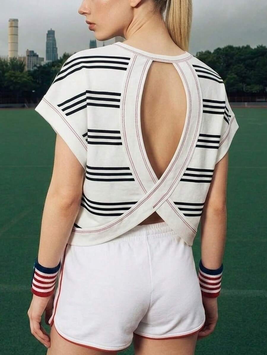 SHEIN Essnce Áo tank top dáng rộng, cổ tròn, hở lưng, vạt bất đối xứng, in họa tiết sọc đen trắng, phong cách tối giản, đa năng dành cho nữ, thích hợp cho mùa hè, kiểu dáng dễ phối đồ. - Nhiều màu - Xem 1