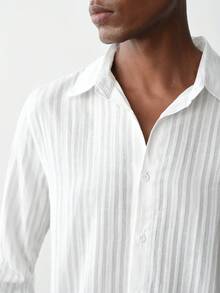 MENRIVO Camisa masculina casual de manga comprida com botões frontais e cor sólida. - Branco - Ver 2