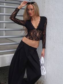 Brooke Lily 女款秋季/四季街頭風電音節波西米亞西式Y2K辣妹蕾絲V領長袖T恤黑色 - 黑色 - 查看 6