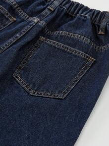SHEIN Genkimix Kids Pantalones cortos vaqueros casuales de ajuste holgado para niñas preadolescentes, de algodón suave, de moda, versátiles, relajados, minimalistas, con cintura elástica, diseño clásico de 5 bolsillos, bajo deshilachado, ajuste relajado, azul oscuro clásico, adecuados para uso diario y vacaciones - Azul lavado oscuro - Ver 5