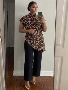 SHEIN Lady CURVE 大码女式豹纹不对称下摆衬衫和裤子两件套 - 彩色 - 查看 3