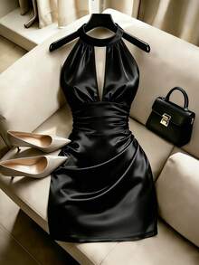 SHEIN Franclia 黑色缎面褶皱镂空紧身吊带连衣裙，黑色连衣裙，女士度假连衣裙，派对连衣裙，亮面连衣裙，外出装扮 - 黑色 - 查看 1