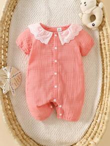 SHEIN Newborn Baby Girl Summer Lace Hollow Floral Collar Front Snap Romper - Pink - View 4